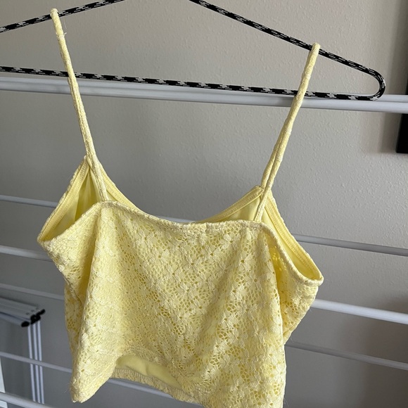 Soft yellow daisy lace cropped tank  from La Hearts from PacSun Size small - Picture 3 of 3